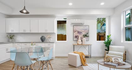 Brand New 2-bedroom 2-bathroom house with WiFi, AC in delightful Seattle