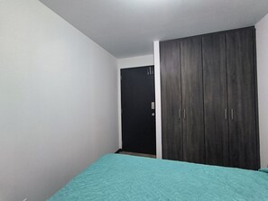 3 Schlafzimmer, Schreibtisch, kostenloses WLAN, Rollstuhlgeeignet