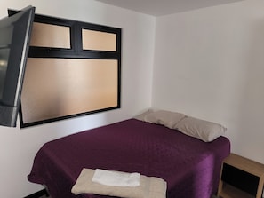 3 bedrooms, desk, free WiFi, wheelchair access