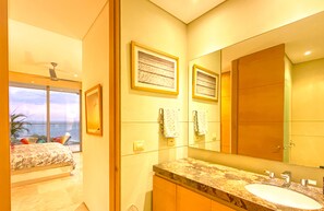 Towels, soap, shampoo, toilet paper - New KeyPöint: Long stays in Pözos Colorados! (Santa Marta)