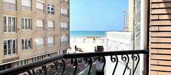 Beachfront & Sea View Sleeps 6