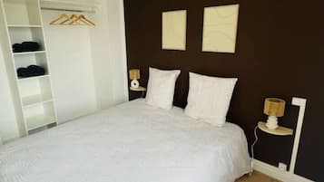 3 chambres, accĂšs Internet, draps fournis