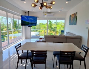 Interior - Charming 2-bedroom villa with Swimming Pool, WiFi, & AC in lovely San Ignacio (San Ignacio)