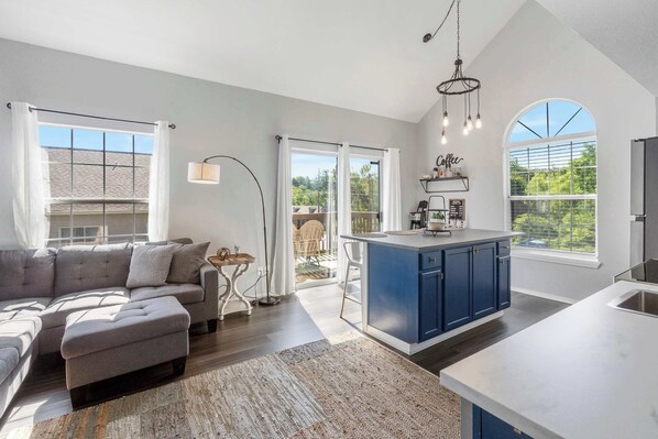 Condo, 2 Queen Beds, Balcony, Garden View (The Lazy Loft) | Living area