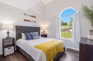 2 bedrooms, individually decorated, individually furnished, bed sheets