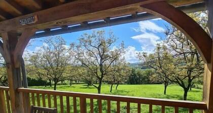 Sous les noyers, Autoire. Spacieux et deconnecté