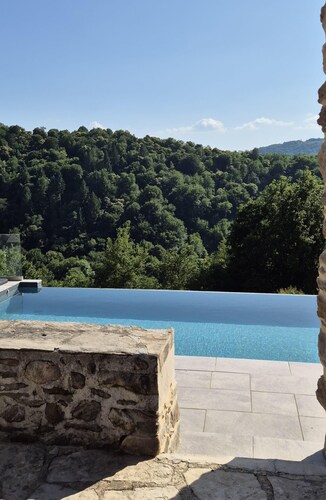 Aubié superbe propriété pour 20 avec piscine