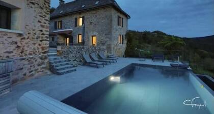 Aubié superbe propriété pour 20 avec piscine