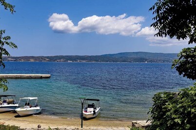 4 LEMONS LUXURY STUDIO 02