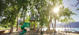 Wapato Point Resort - Ground floor 3 bedroom on the Lake!