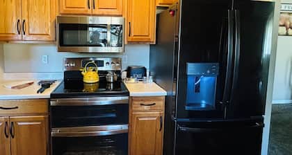 3 bedroom 2 full bath house in beautiful Worley WiFi, AC. Start your getaway