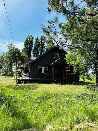 3 bedrooms, 2 full bath in picturesque Worley WiFi, HVAC. Start your getaway