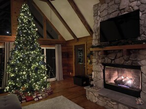 Interior - Peaceful Lake Cabin with Hot Tub & Starry Views.  Sleeps 8
Comfortably! (Avon)