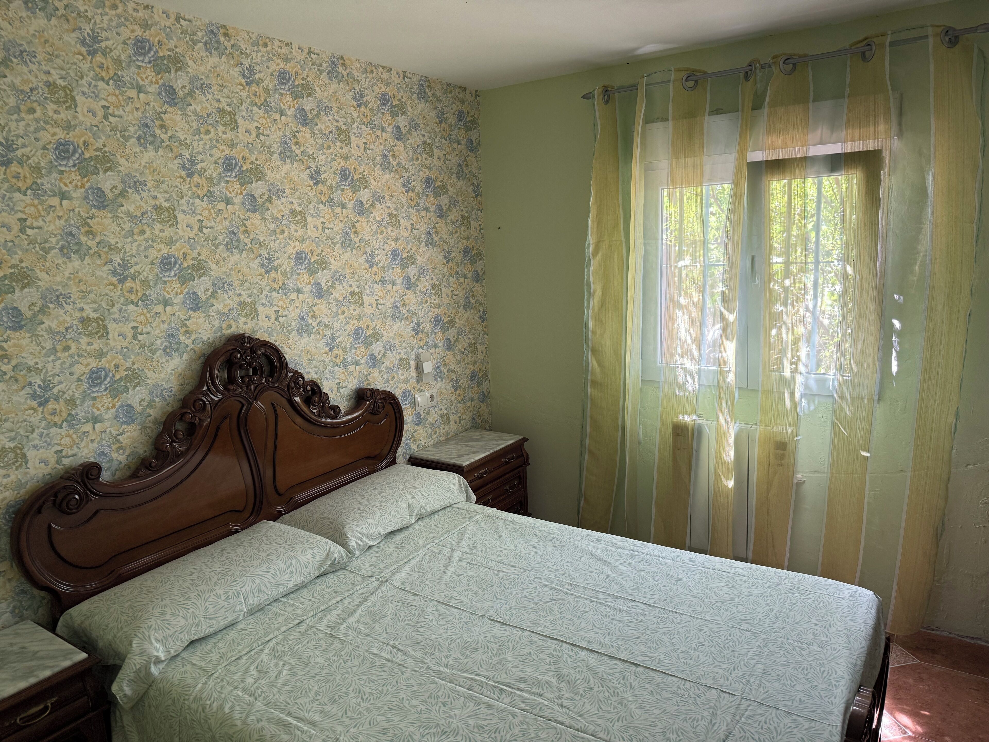 3 slaapkamers, een strijkplank/strijkijzer, wifi, beddengoed