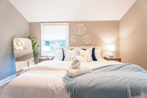 3 bedrooms, iron/ironing board, WiFi, bed sheets