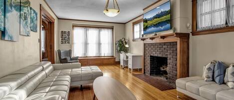 TV, peis og stereoanlegg