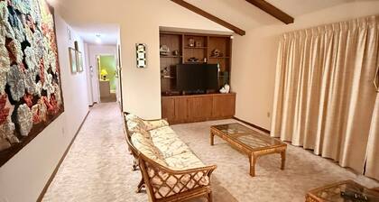 3-bedroom house in charming Fruitland Park with WiFi, AC. Start relaxing