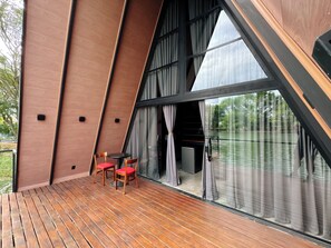 Chalet, 1 slaapkamer, niet-roken, uitzicht op meer | Terras