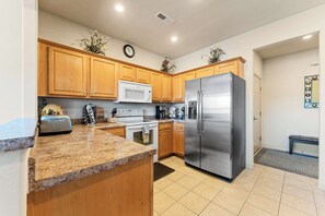 Condo, Multiple Beds, Balcony, Mountain View (The Nest on Birdie Lane) | Private kitchen | Fridge, microwave, oven, stovetop