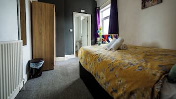 Quartos à prova de som, ferros/tábuas de passar roupa, Wi-Fi de cortesia
