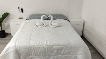 1 bedroom, desk, iron/ironing board, WiFi