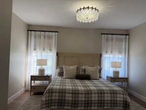 3 slaapkamers, een strijkplank/strijkijzer, wifi, beddengoed