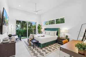 5 bedrooms, desk, iron/ironing board, travel crib