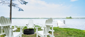 *Fall Special*Cozy Lake Cottage|Pier, Kayaks, View
