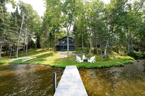 Property grounds - *Fall Special*Cozy Lake Cottage|Pier, Kayaks, View (St. Germain)