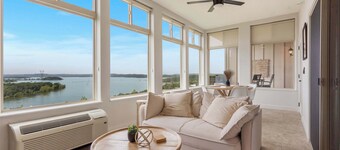 Chill on the Hill - Lake Views!