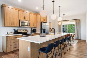 Condo, Multiple Beds, Balcony (Chill on the Hill) | Private kitchen