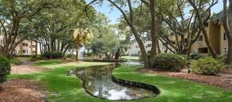 Beachside Paradise - 2-bedroom villa WiFi and AC in Hilton Head Island