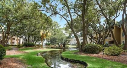 Beachside Paradise - 2-bedroom villa WiFi and AC in Hilton Head Island