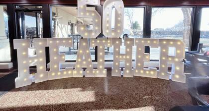 Cute Little Party Room-NO BEDS & NO ALCOHOL!!!!!!!!