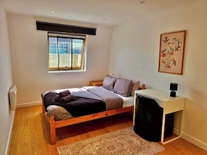 2 bedrooms, free WiFi, bed sheets - Cambridge Centre - Apartment - Sleeps 4 - Parking (Cambridge)