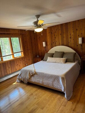 3 bedrooms, free WiFi, bed sheets - SisterBayHus - a Scandi inspired family getaway (Sister Bay)