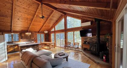 Newly furnished for 2025! Short walk to downtown Sister Bay.