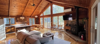 Newly furnished for 2025! Short walk to downtown Sister Bay.