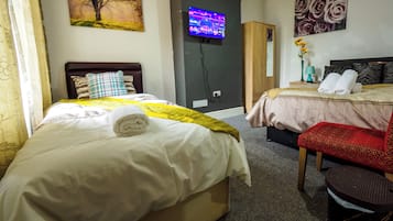 Blackout curtains, soundproofing, iron/ironing board, free WiFi