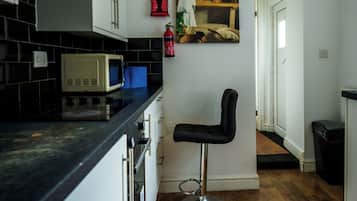 Fridge, microwave