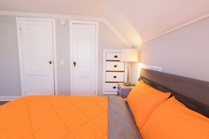 5 habitaciones, escritorio, wifi y ropa de cama 