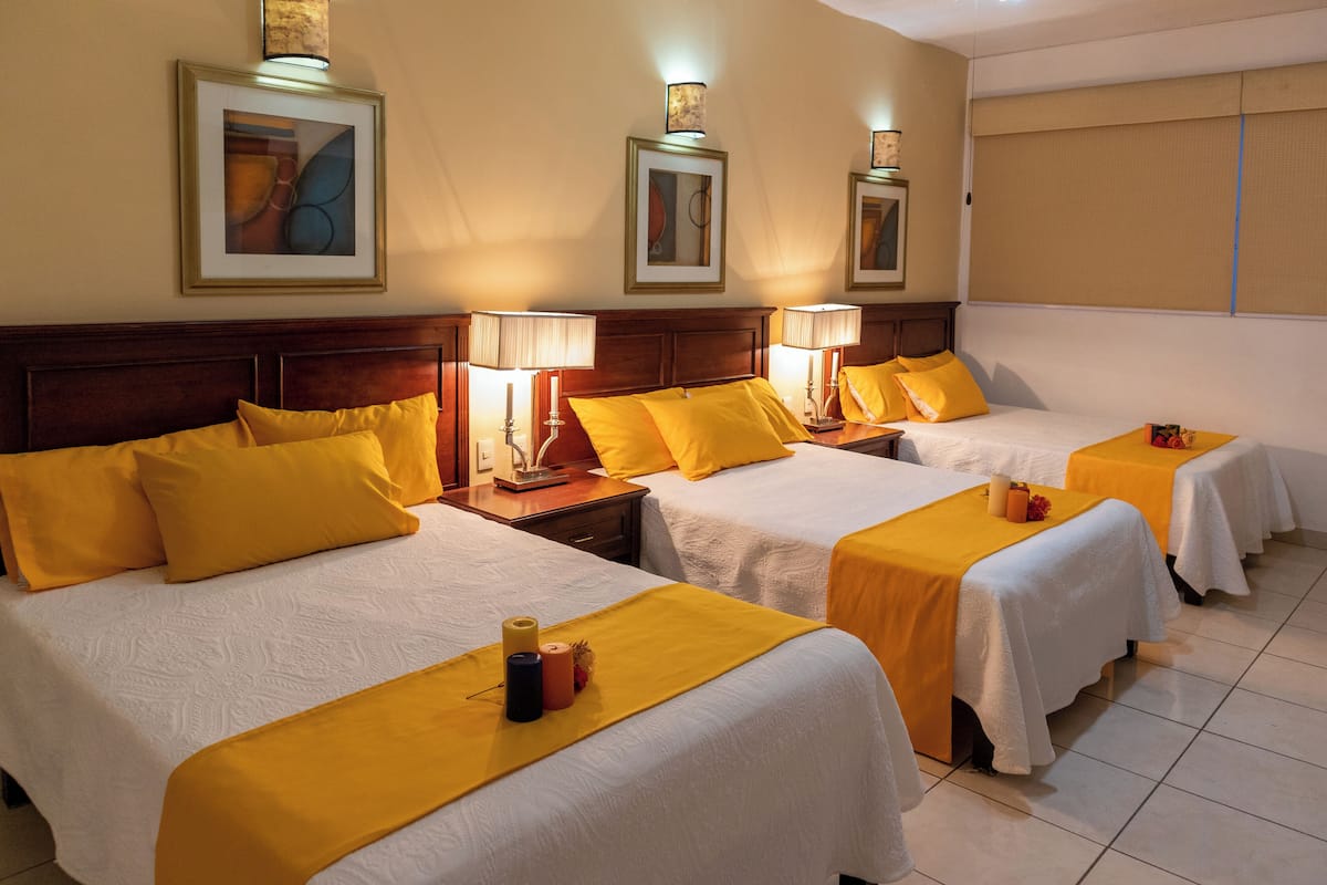 Driepersoonskamer | Extra bedden, gratis wifi, beddengoed