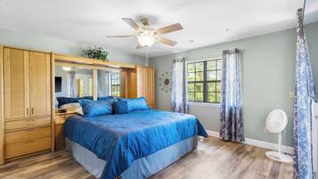 Kondominium, Beberapa Tempat Tidur, balkon, pemandangan kebun (Cozy Comfort Retreat) | 2 kamar tidur dan didekorasi berbeda-beda