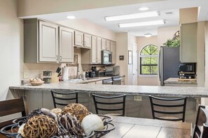 Condo, Multiple Beds, Balcony, Garden View (Cozy Comfort Retreat) | Private kitchen