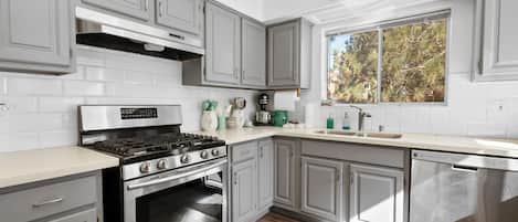 Electric kettle, toaster