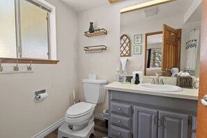 Bathroom - Gutierrez Getaway (Big Bear City)