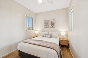 3 bedrooms, iron/ironing board, bed sheets