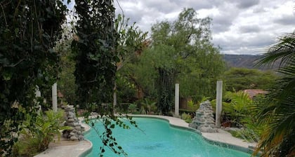 Marvelous bungalow with WiFi in the Yunguilla Valley