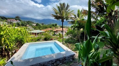 Marvelous bungalow with WiFi in the Yunguilla Valley