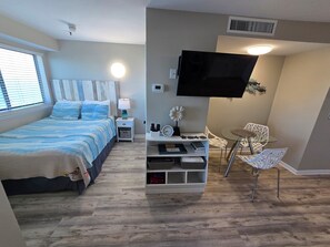 1 bedroom, free WiFi, bed sheets - Beachy 7th floor studio @ Myrtle Beach Resort (Myrtle Beach)